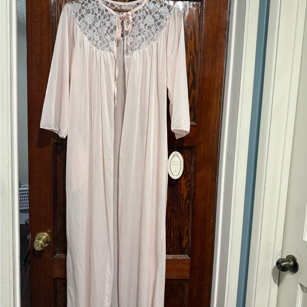 Vintage Avon Soft Pink Lace Trim Robe